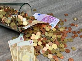 co wpływa na kurs walut?